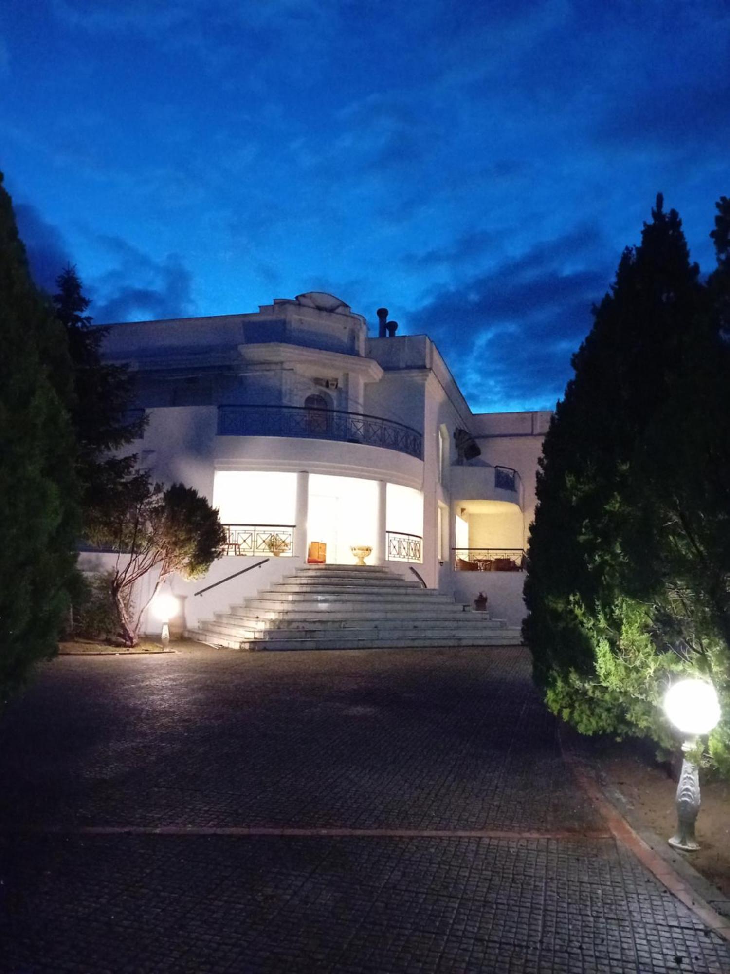 Πολυτελησ Βιλα 8 - 10 Ατομων Στην Περιοχη Αεροδρομιου Θεσσαλονικησ Villa Livadaki  Exteriör bild